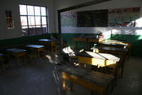 小学生的教室非常简陋