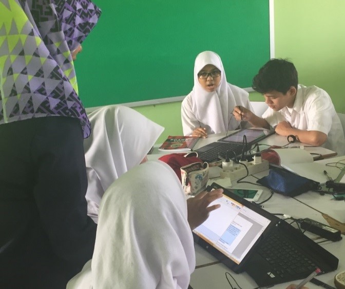 Students taking part in the field trial at SMA Negeri 74 Jakarta high school