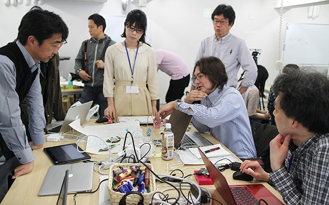 共創のためのハッカソン 共創のためのハッカソン
