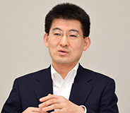 東亞合成株式会社 管理本部 財務部 経理担当課長 鈴木 明 氏の写真