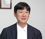 サクマ製菓株式会社 電算部 電算室 課長 富井高志氏の写真
