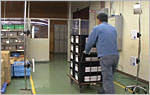 UHF帯RFIDによる部品供給管理システム(当社新潟工場事例) UHF帯RFIDによる部品供給管理システム(当社新潟工場事例)