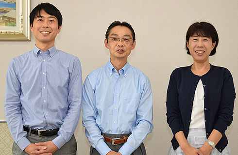 左より 横浜港埠頭株式会社 角田氏、中静氏、上中氏の写真