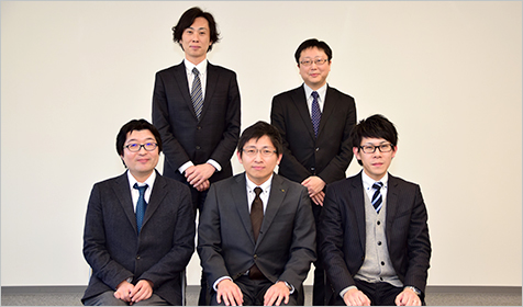 釧路市の皆様と富士通株式会社の担当者の集合写真