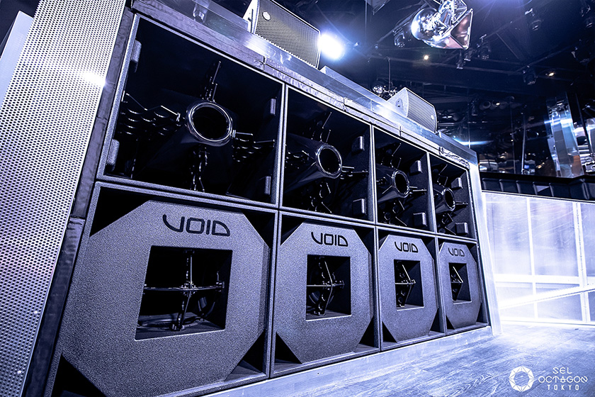 Photo : OCTAGON also pays great attention to sound. This sound system from the UK's VOID provides quality sound from the main stage. (Photograph provided by Avex Inc.)