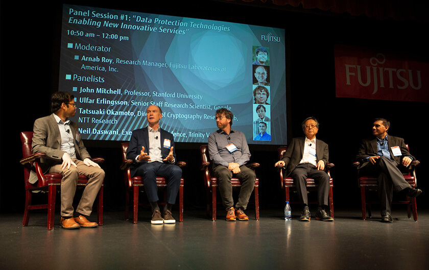 Photo : A panel weighed in on the theme of “Data Protection Technologies, Enabling New Innovative Services.”