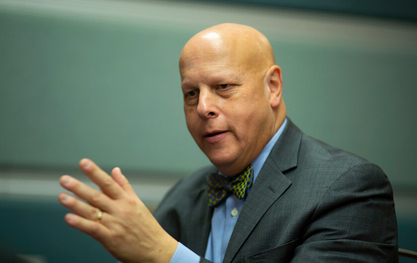 Photo : Professor Daniel Weitzner, Director of the MIT Internet Policy Research Initiative