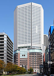 阪急阪神ビルマネジメント株式会社様の代表的な管理物件 「梅田阪急ビル」外観