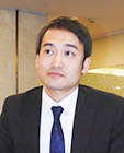 平野氏