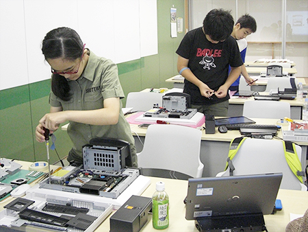 サイエンスラボ(ICT体験学習)の様子