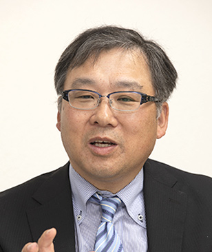 株式会社西日本新聞福岡販売 社長室 グループ経営委員会 委員長 塩崎 真治 氏