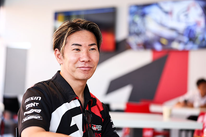 TOYOTA GAZOO Racing チーム代表兼GR010 HYBRID 7号車ドライバー 小林 可夢偉 選手