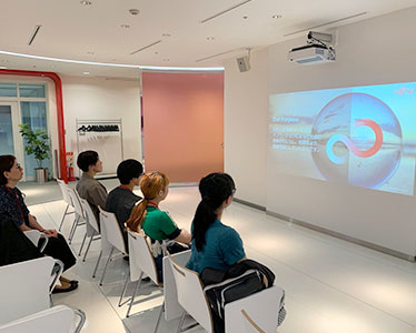 2023年9月 富士通奨学生4名を富士通のオフィスに招き、ワークショップ等を実施