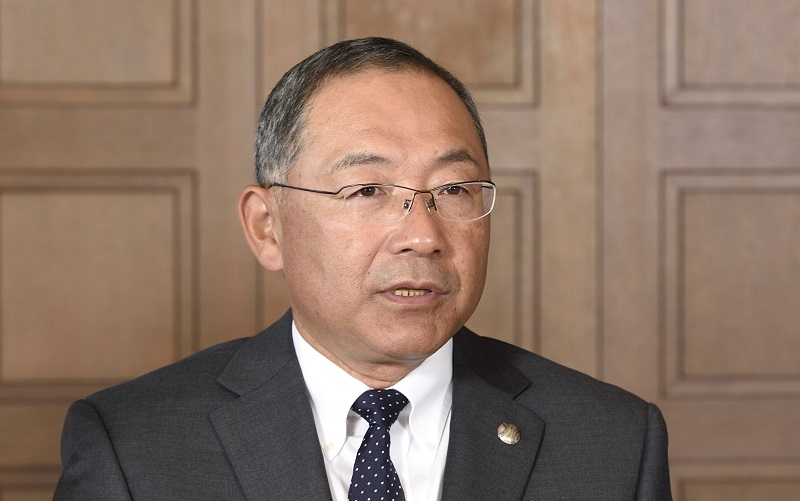 （明治大学　教務事務部長　関谷俊郎氏）