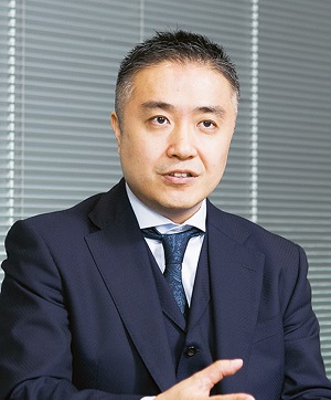 安部 英人氏